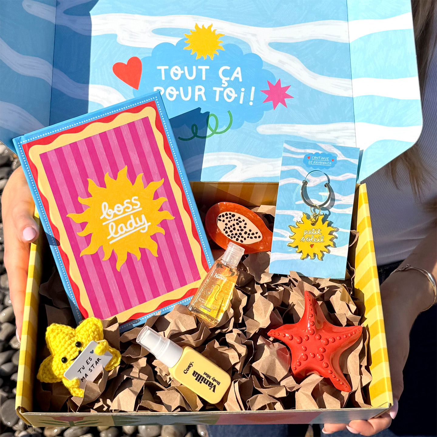 Détail d'une box cadeau co-signée